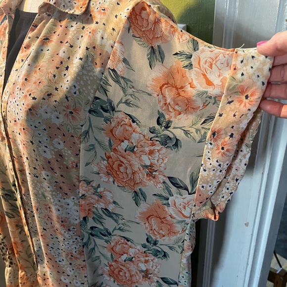 Umgee tunic length top - Picture 6 of 6